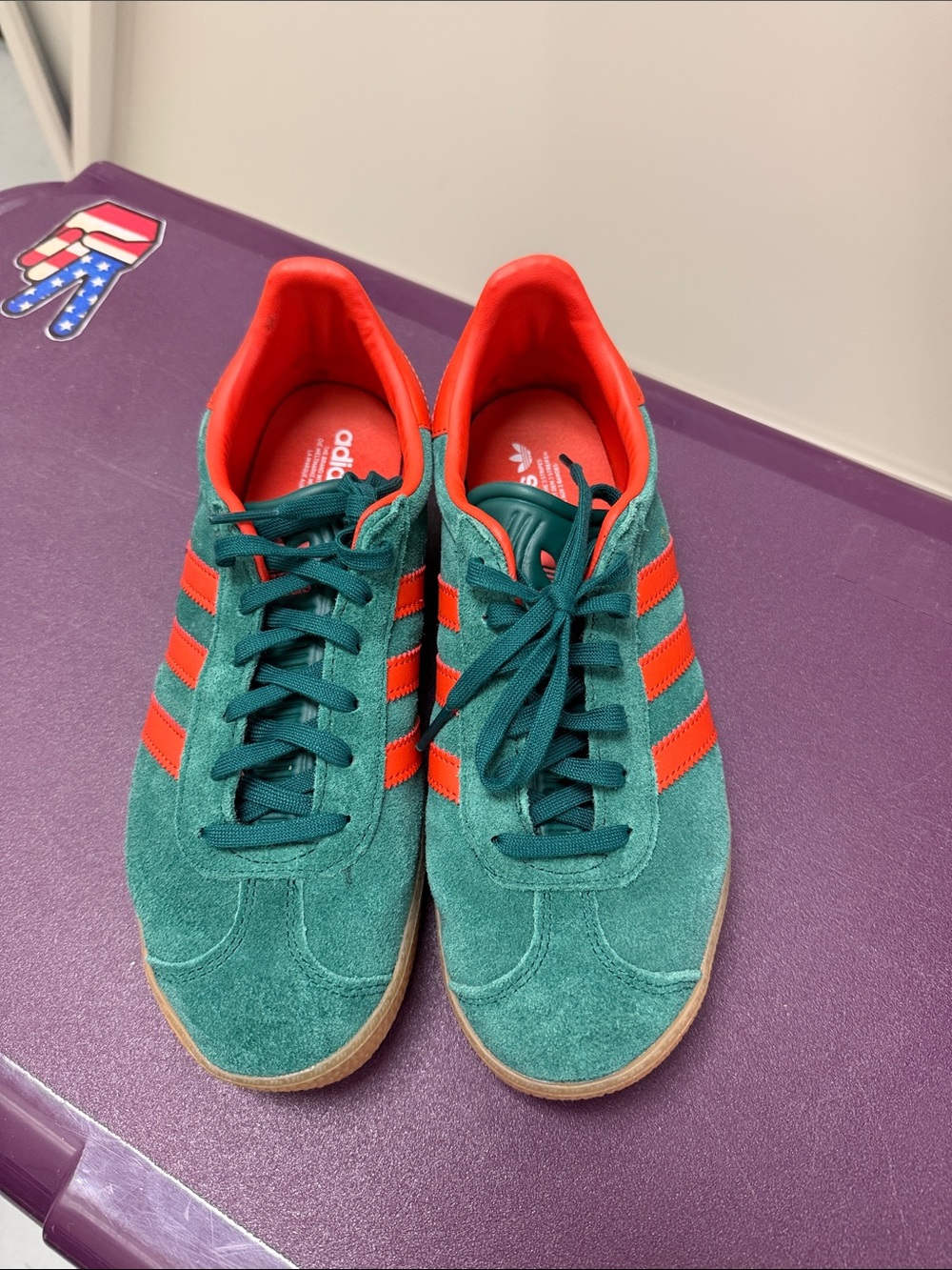 Kids Youth Gazelle Green and Red, 5.5 ~ EUC
